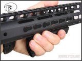 BD MOE Style M-LOK Angled Fore Grip/BK
